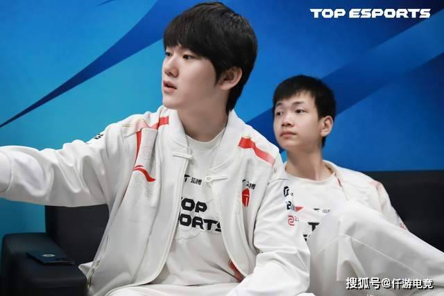 LOL：TheShy透露(lù)退役時(shí)間(jiān)，想跟Rookie打(dǎ)到(dào)退役