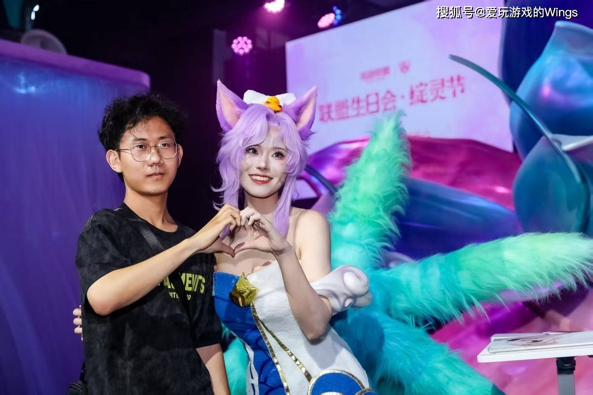 大巴免费接送，还有免费周边——LOL生日会竟如此阔绰！