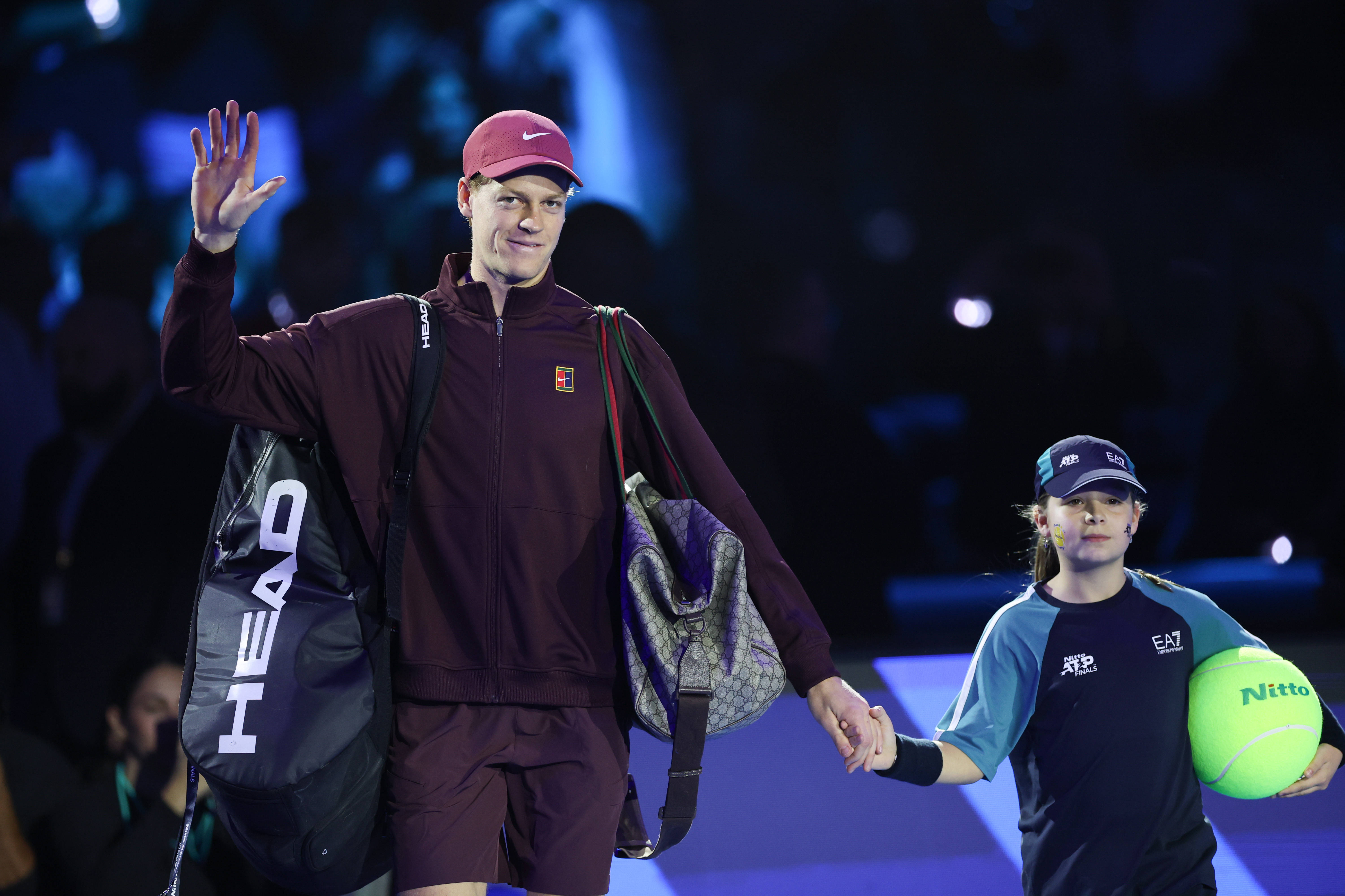 （体育）网球——ATP年终总决赛半决赛：辛纳胜德米纳尔