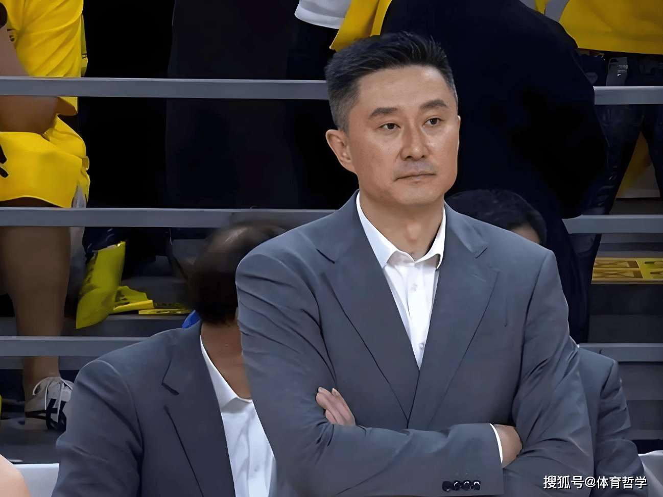 崔永熙接受采访，中肯点评主教练杜锋