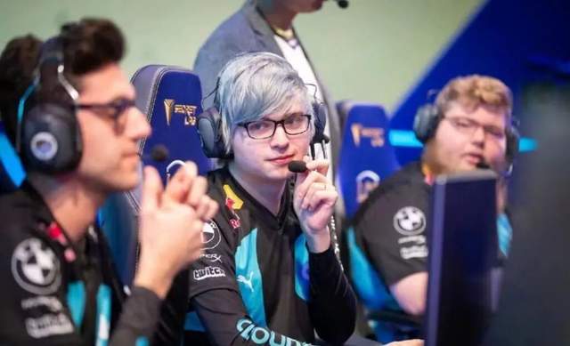 前LOL人(rén)氣(qì)选手下海，变身福利姬(jī)收费明码标價(jià)，开发全新致富路？