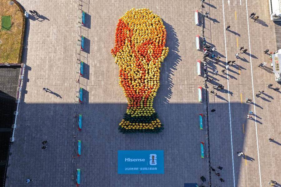 “人形大力(lì)神杯”成功(gōng)挑战吉尼斯(sī) 海信世界杯定制展現(xiàn)冠军实力(lì)